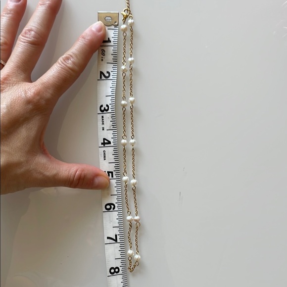 Elegant Gold and Pearl Necklace - Picture 8 of 10